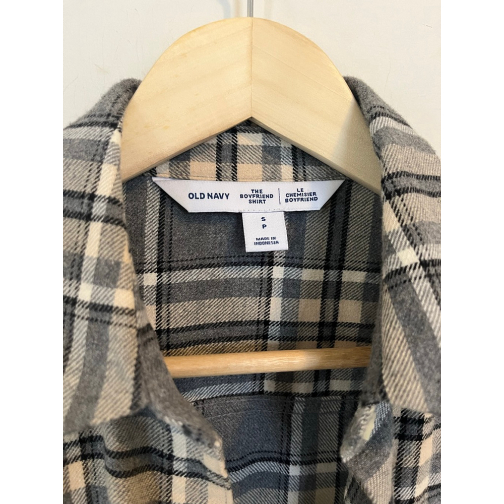 Flannel Plaid Boyfriend Button Down Shirt Gray Beige Soft Old Navy Relaxed Fit - Picture 3 of 8